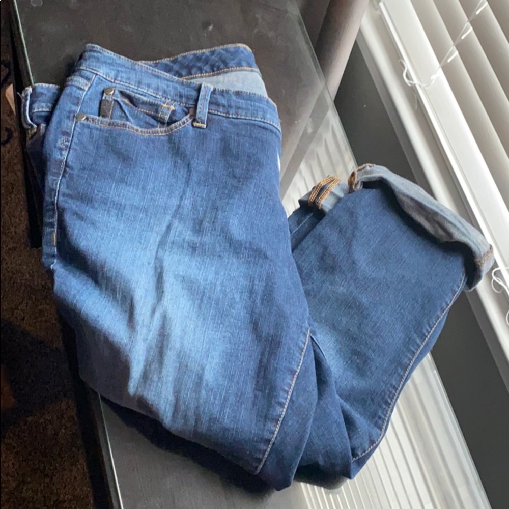 Torrid size 16 Capri jeans
